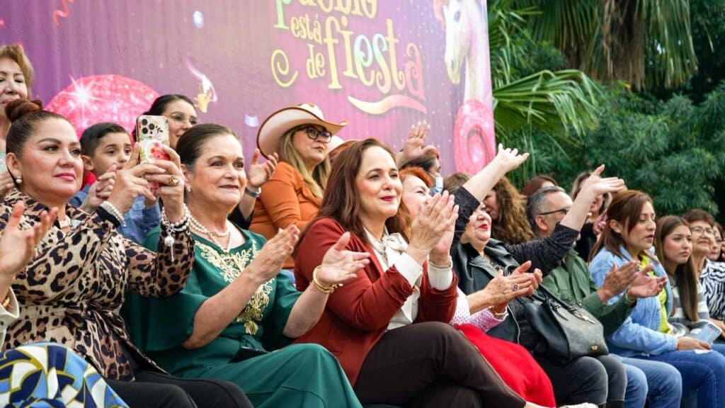 Finaliza desfile de carros alegóricos y comparsas del Carnaval Guaymas 2026 "El pueblo está de fiesta" 20 264