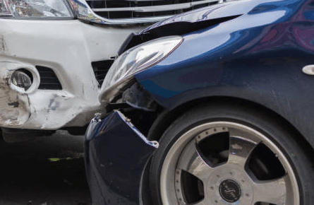 Se registra choque de autos 1 322