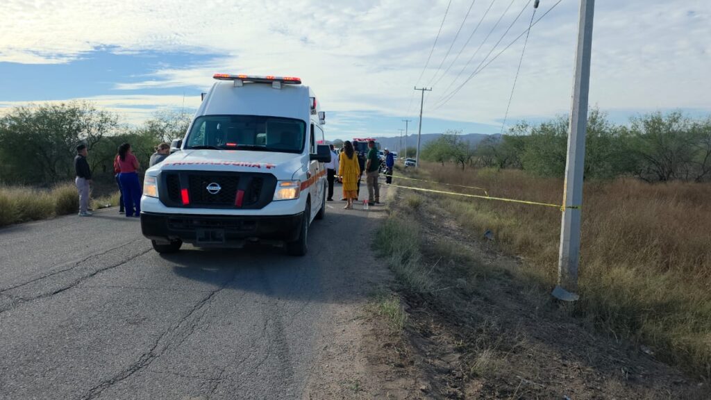 Pierde la vida joven; resultó lesionada una mujer en volcadura de camioneta 1 411