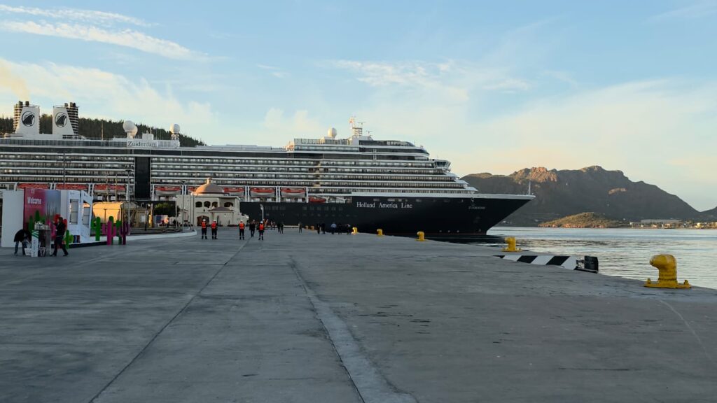 Llega crucero Zuiderdam a Guaymas 6 674
