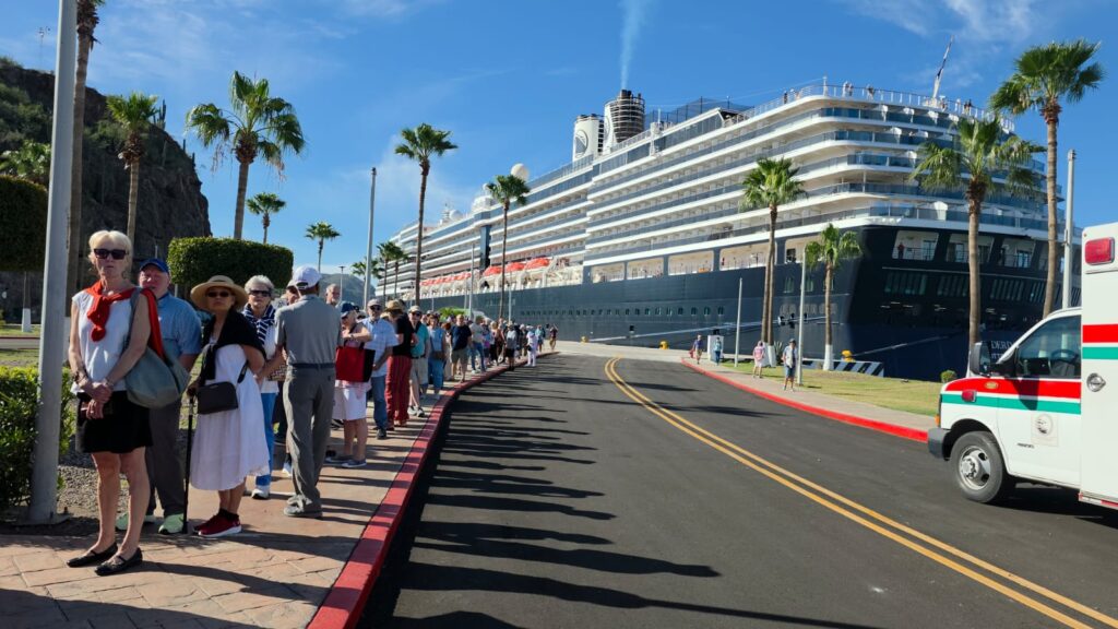 Llega crucero Zuiderdam a Guaymas 12 680