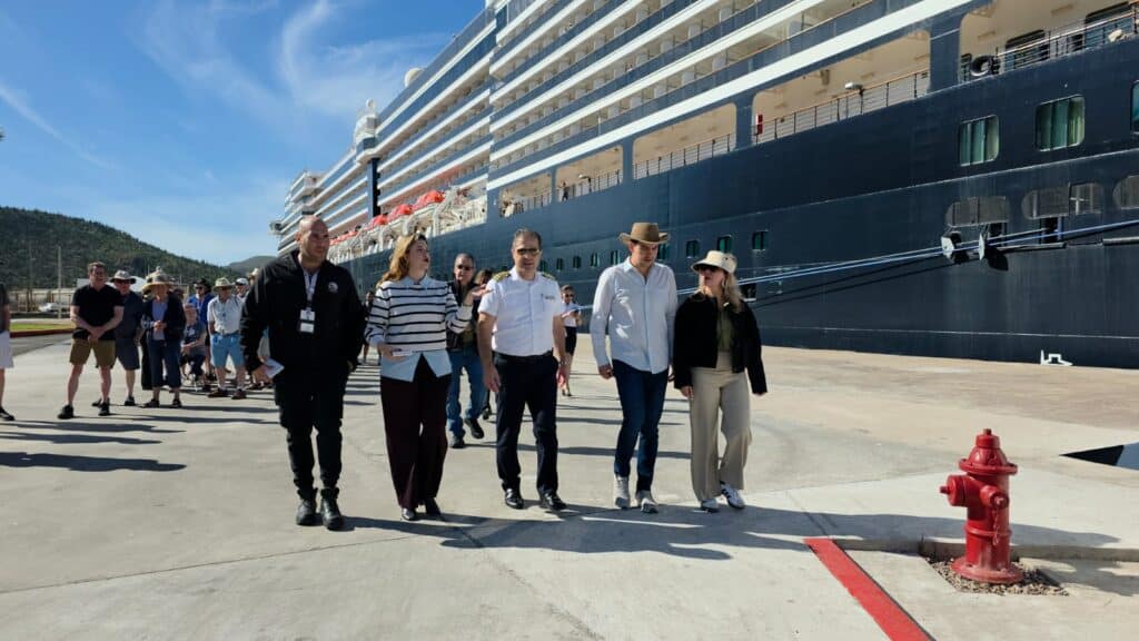 Llega crucero Zuiderdam a Guaymas 18 686