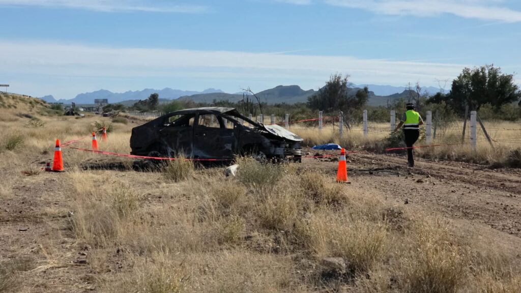 Fallece mujer en volcamiento al norte de Guaymas 6 714