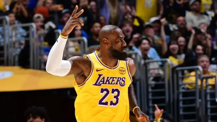 El histórico hito de LeBron James ante la derrota de los Lakers y los Cavs 1 GettyImages 2202780525 1