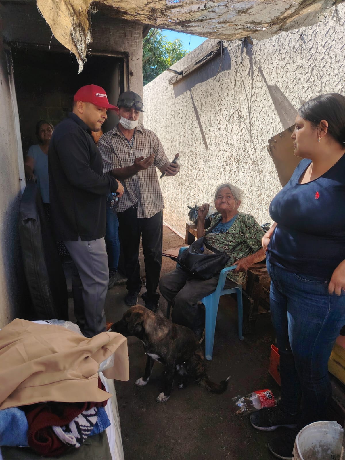 DIF apoya a abuelitos sin casa