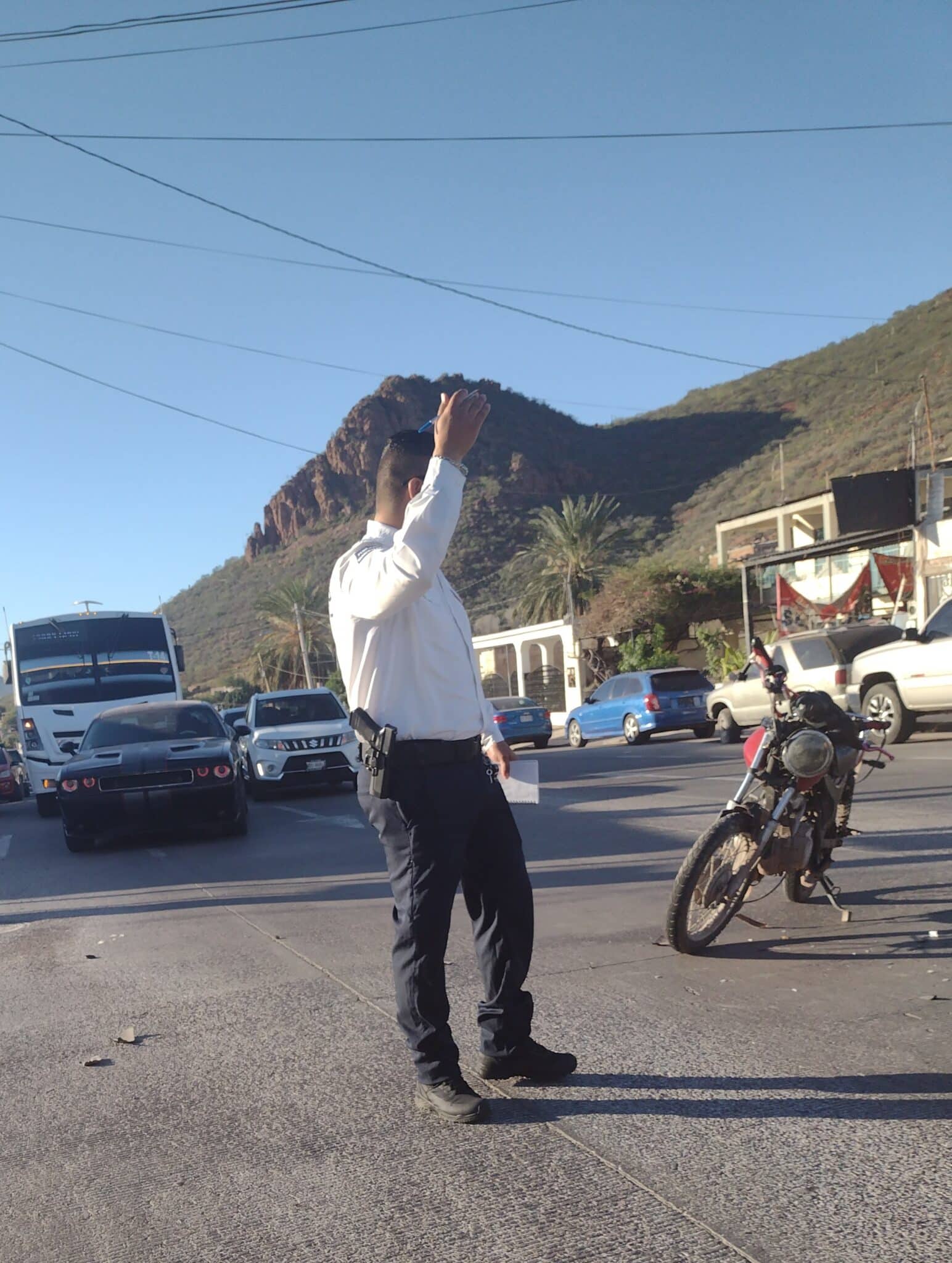 Se lesiona motociclista en accidente