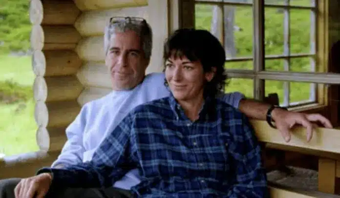 Video Asi vive en prision la principal socia de Jeffrey Epstein 696x406 1