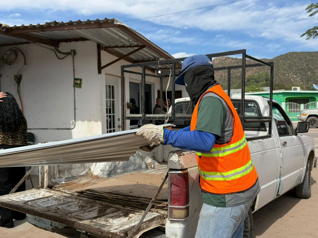 Entregan materiales para el mejoramiento de vivienda a 29 familias empalmenses 8 WhatsApp Image 2026 02 05 at 11.58.40 AM 1