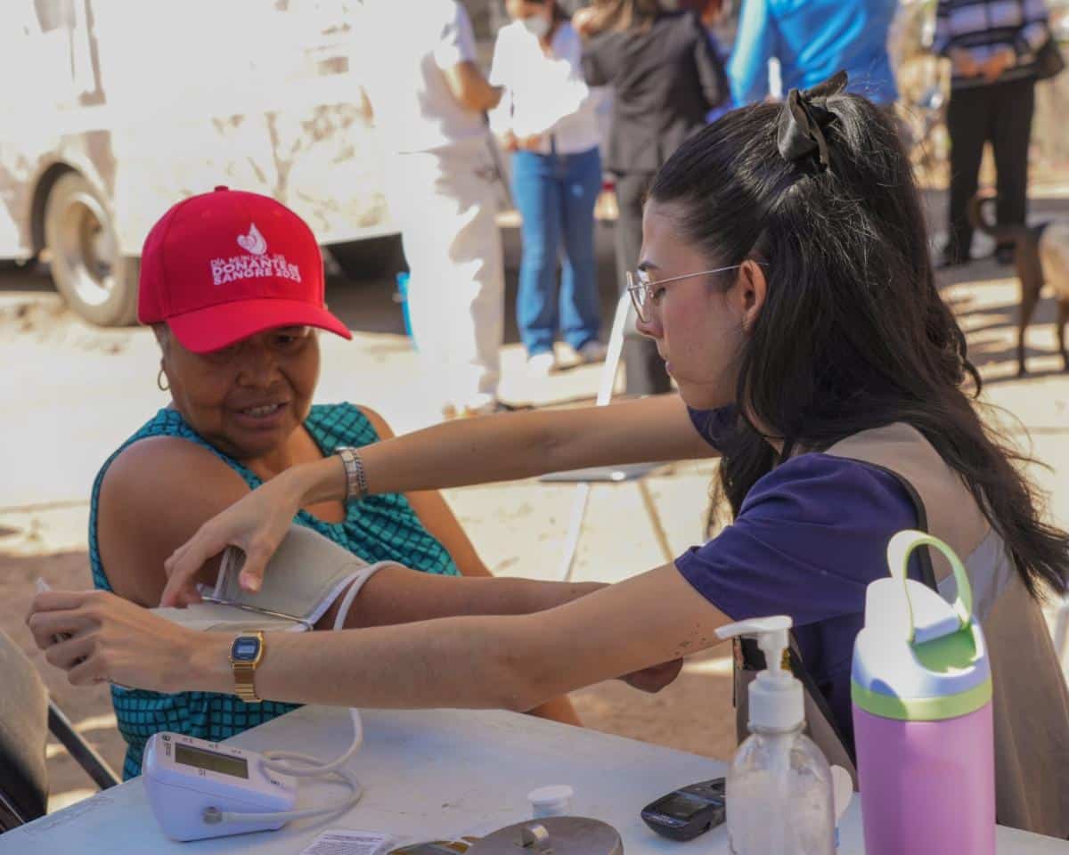 Acerca Salud Sonora vacunación contra el sarampión y servicios médicos gratuitos a sonorenses