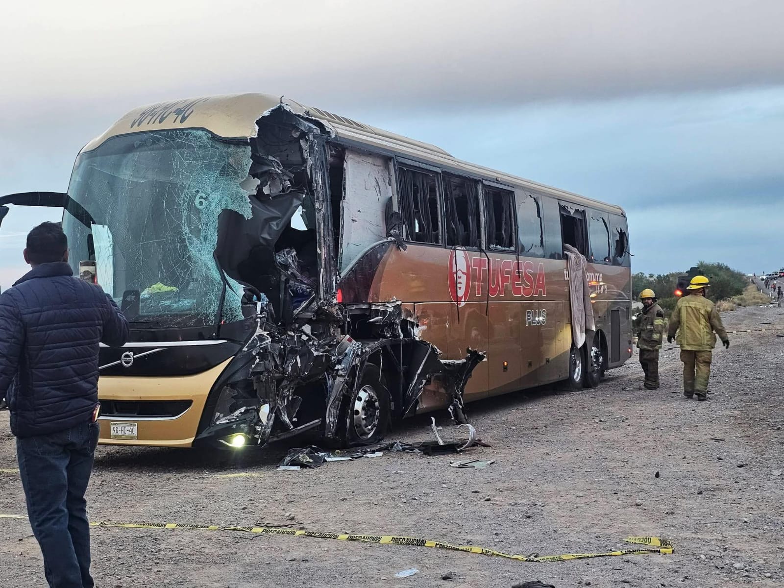 Se Estrella Autobús De Tufesa Contra Tráiler; 5 Muertos Y 25 Heridos