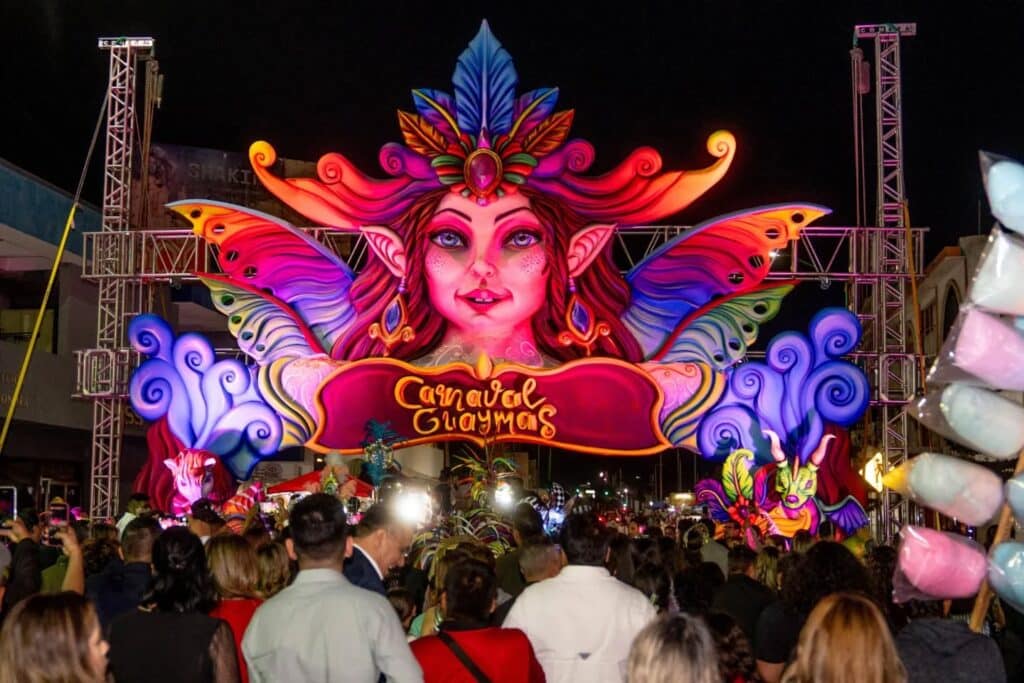 Recibe María Fernanda I corona del Carnaval 2026 3 WhatsApp Image 2026 02 14 at 11.45.51 AM 1