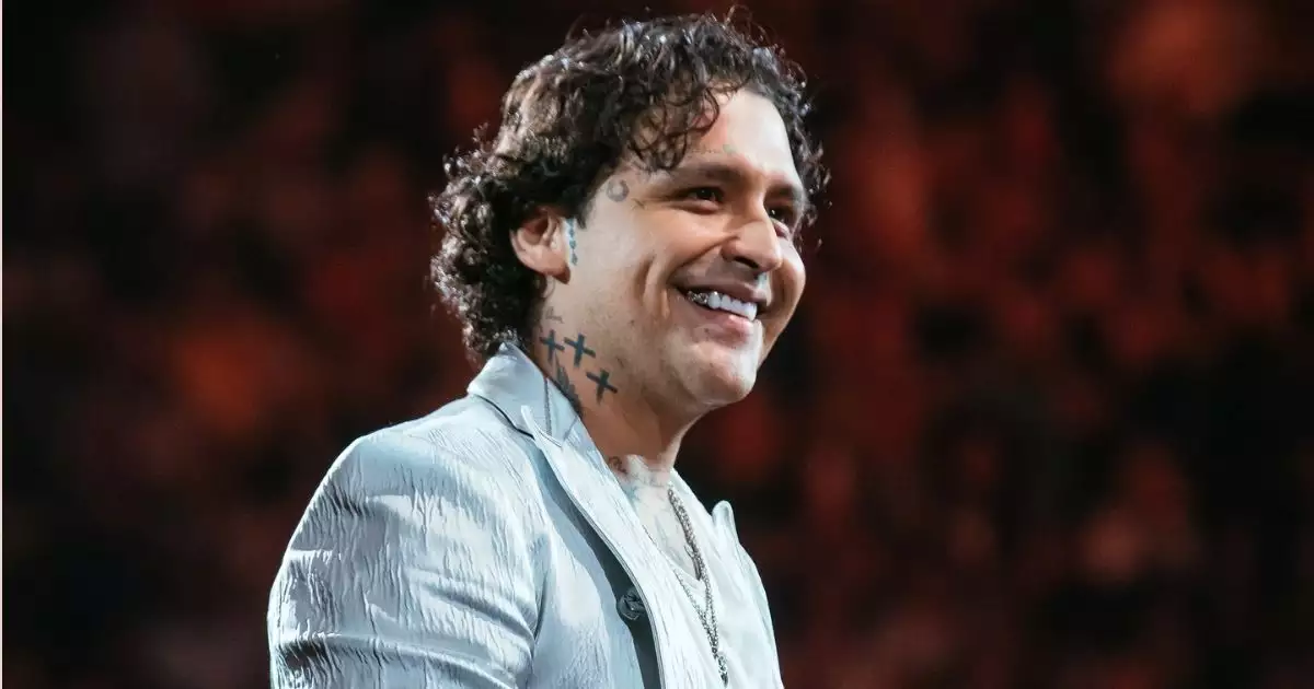 Christian Nodal se queda sin defensa legal contra Universal Music