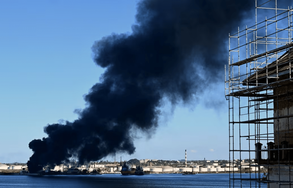 Incendio en refinería Ñico López alarma a La Habana en plena crisis energética 1 image 369