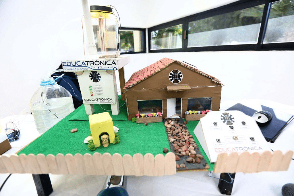 Invita Gobierno de Sonora a participar en la Quinta Competencia Estatal de Robótica: SEC 1 image 804