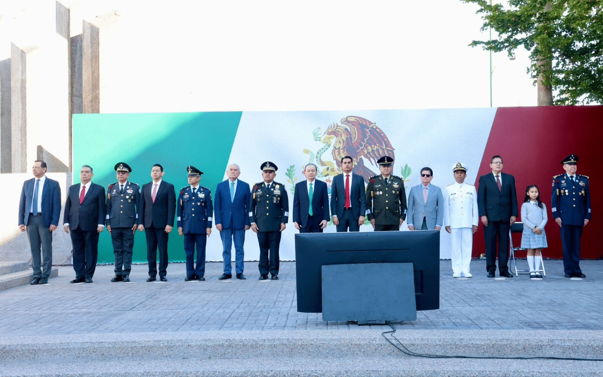 Rinden Durazo y Sheinbaum homenaje al lábaro patrio con toma de protesta a escoltas en enlace nacional