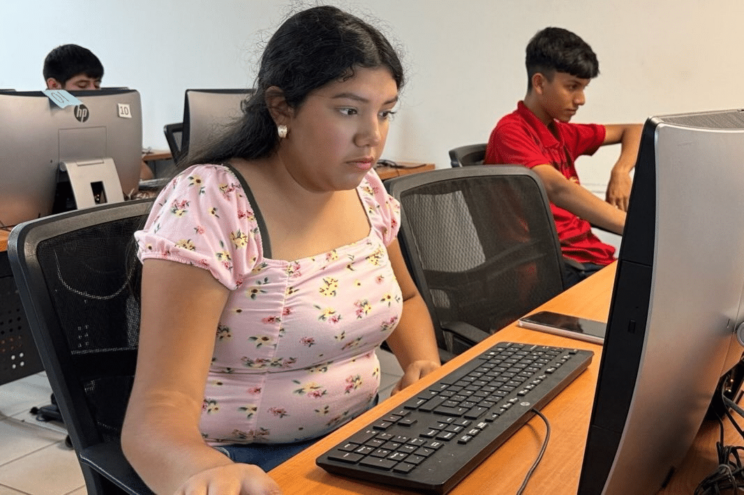 Impulsa Gobierno de Sonora Programa de Inglés Especializado para la Industria de Semiconductores: UTS