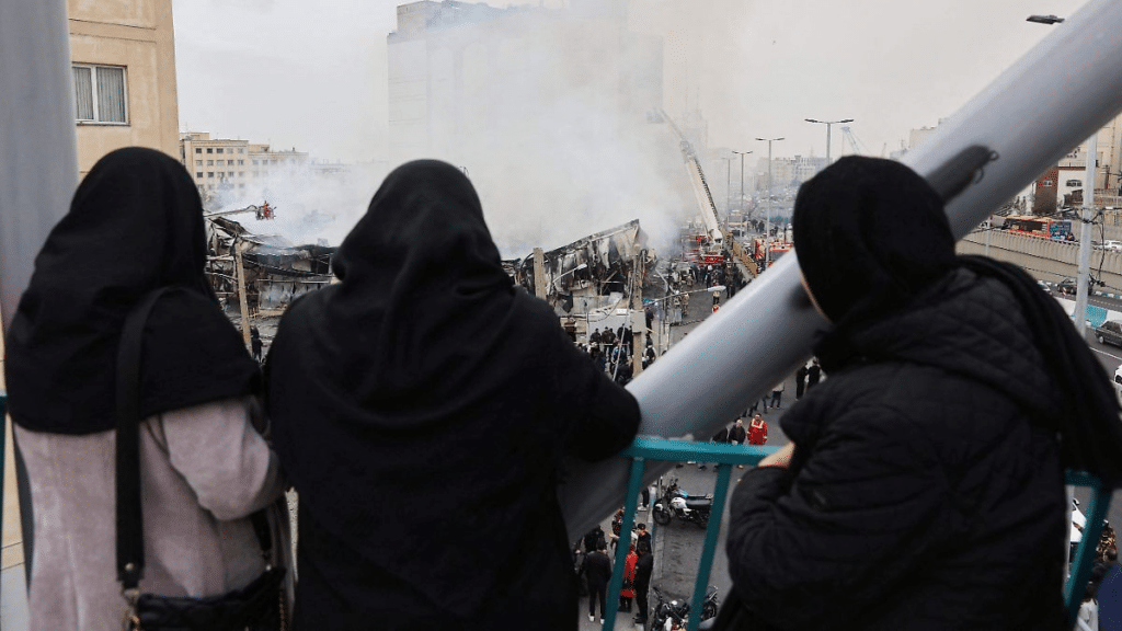 Irán autoriza formalmente a las mujeres a obtener licencias para conducir motocicletas 2 image 90