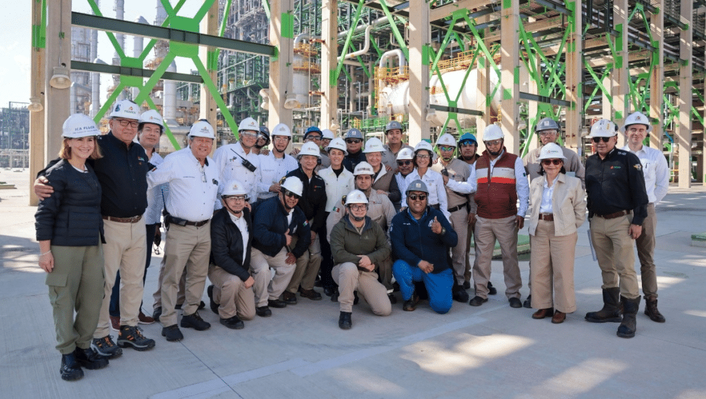 Claudia Sheinbaum reafirma a Pemex como pilar de la industria energética 2 image 93