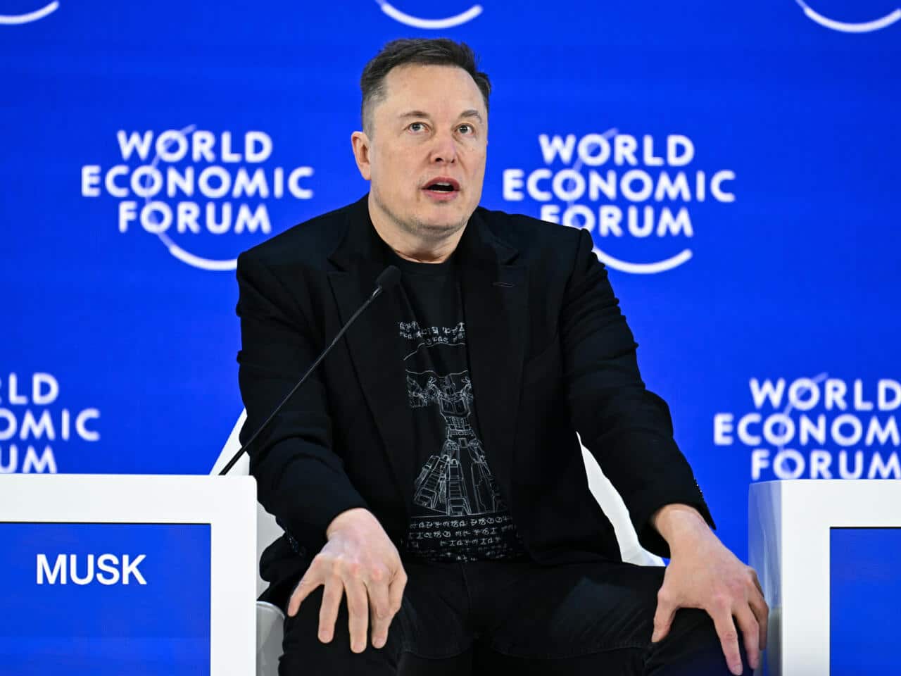 Justicia francesa allana sede de X y cita a Elon Musk a declarar