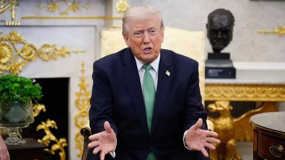 Trump dice que EE.UU. solo intervendrá en Ormuz si sus aliados lo solicitan 1 13