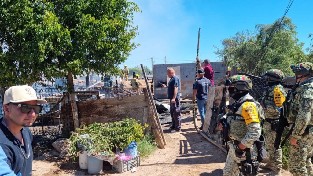 Fuerte incendio destruye vivienda en la colonia Jordán 4 164