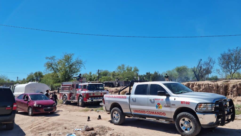 Fuerte incendio destruye vivienda en la colonia Jordán 8 168