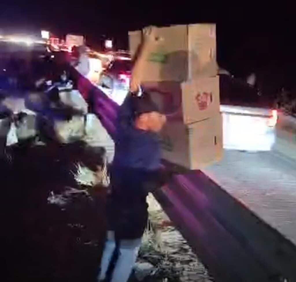 Violentan tráiler; cometen rapiña de sabritas 7 238