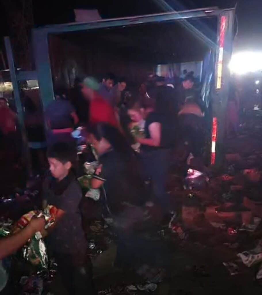 Violentan tráiler; cometen rapiña de sabritas 12 243