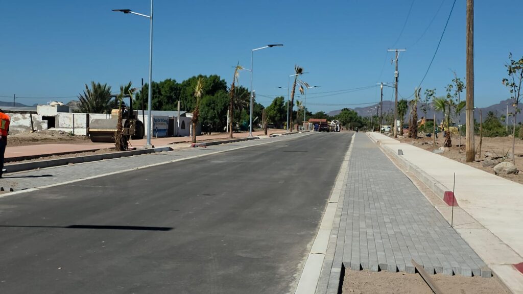 Avanza construcción del malecón turístico en la playa del Cochórit 2 257