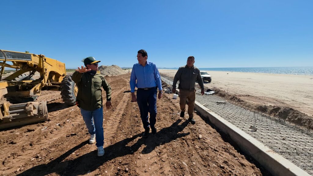 Avanza construcción del malecón turístico en la playa del Cochórit 3 258