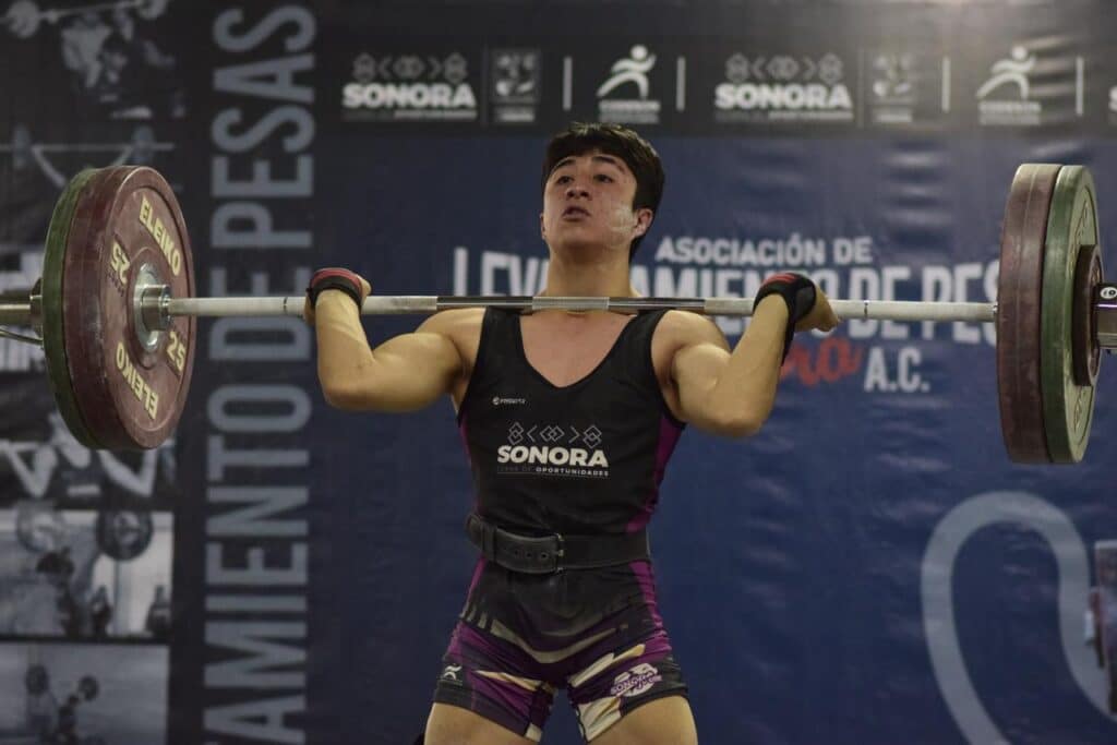 Al Nacional de Halterofilia logra Daniel Velázquez clasificación 2 281