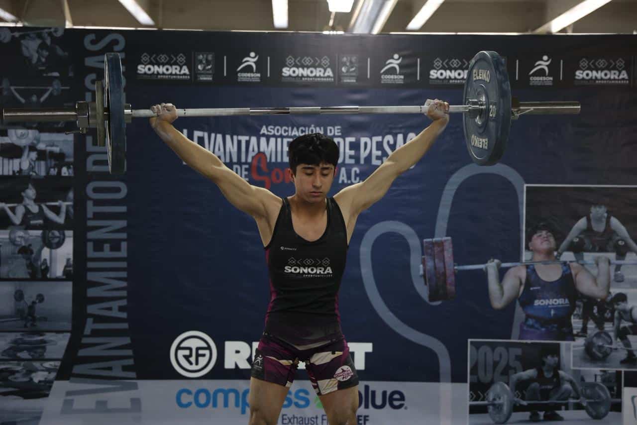 Al Nacional de Halterofilia logra Daniel Velázquez clasificación
