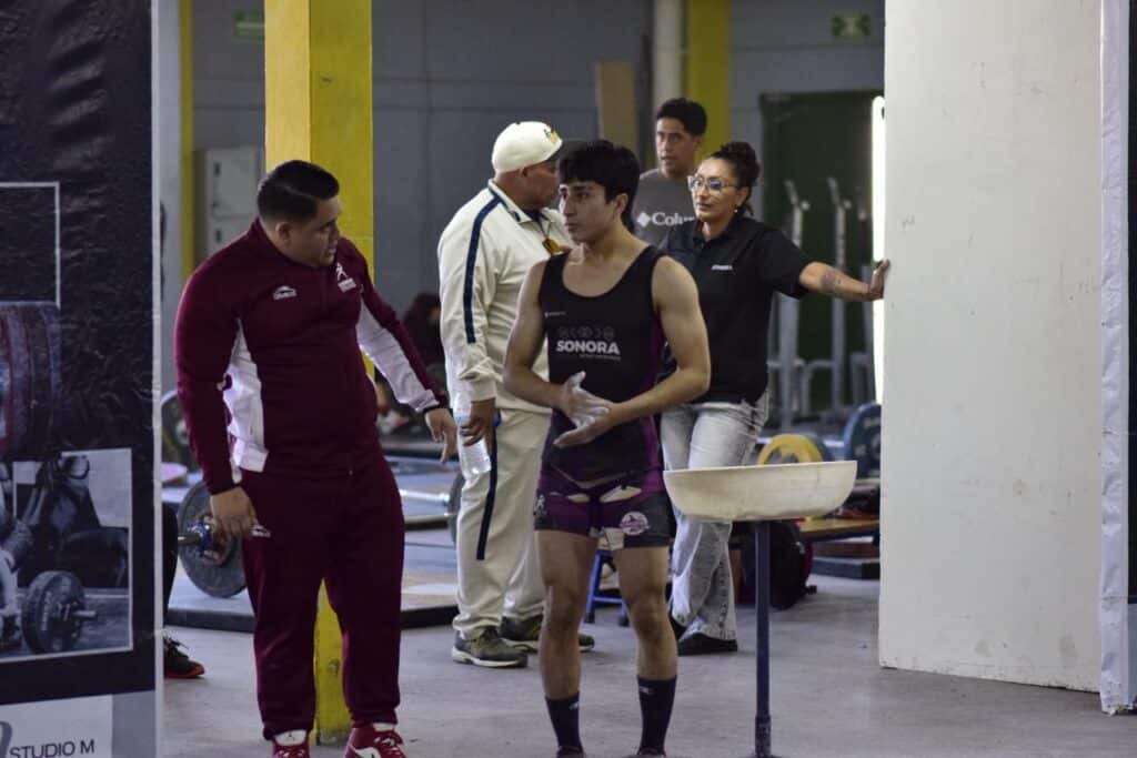 Al Nacional de Halterofilia logra Daniel Velázquez clasificación 4 283