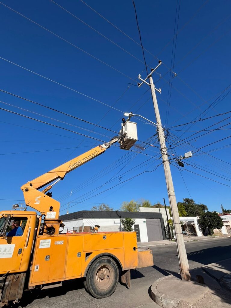 Intensifican reparaciones de luminarias 2 298