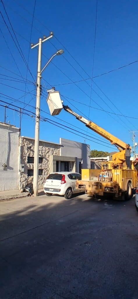 Intensifican reparaciones de luminarias 4 300