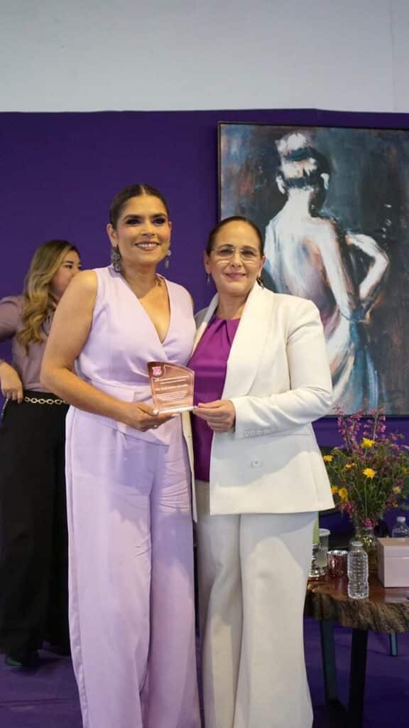 Participa alcaldesa Karla Córdova en foro “Mujeres Transformando Sonora” 3 32 1