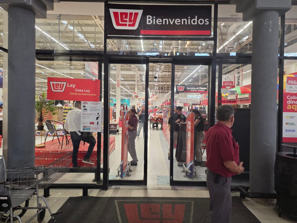 Suspende Protección Civil tienda ley 8 321 1