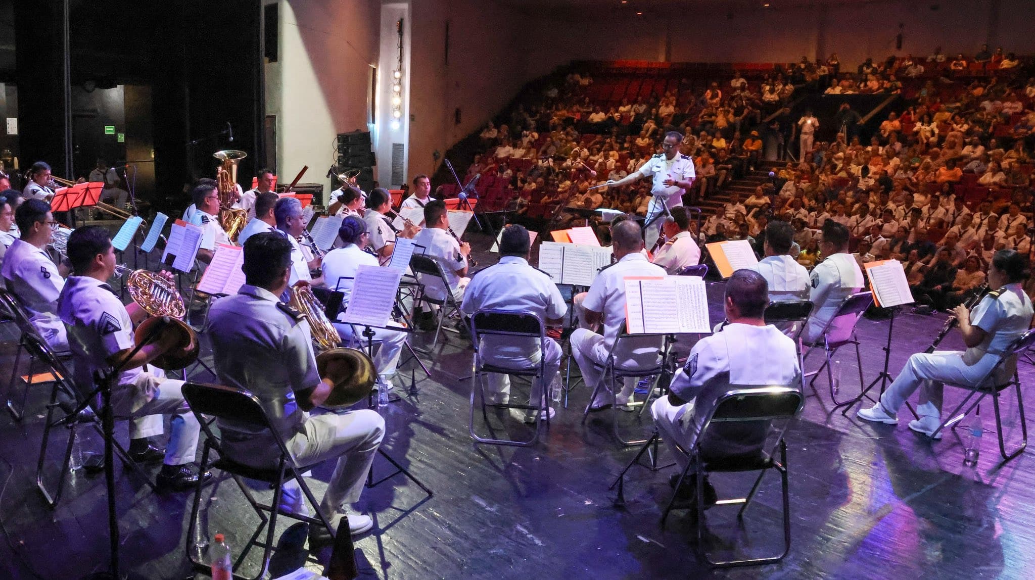 Se presenta Banda Sinfónica y Mariachi de la Armada