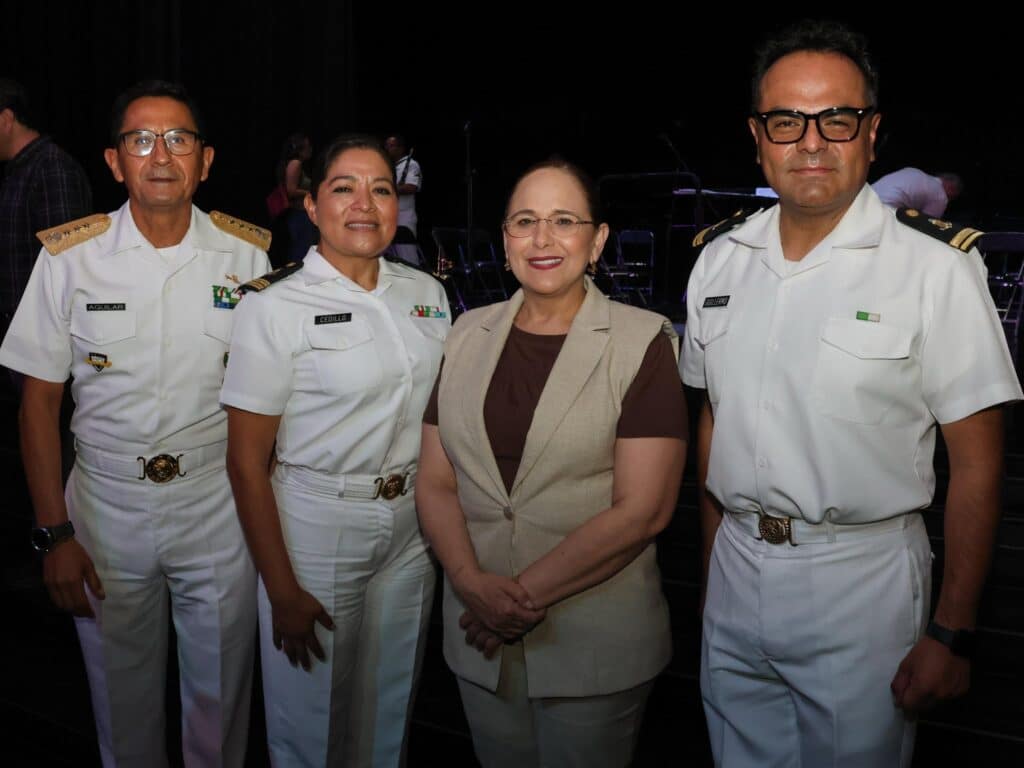 Se presenta Banda Sinfónica y Mariachi de la Armada 10 333 1