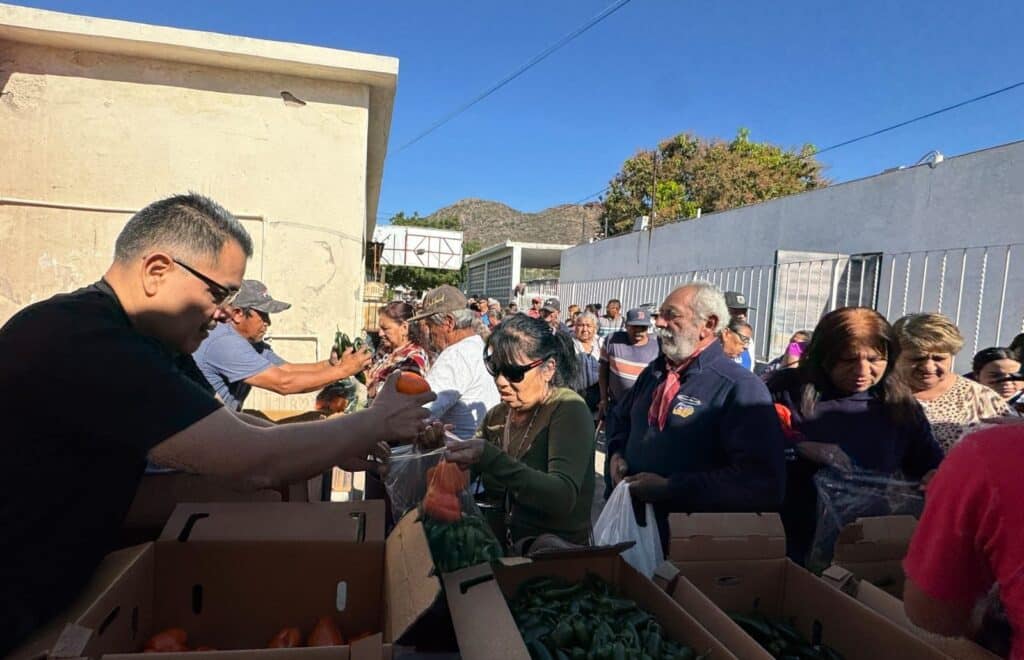 Diputado Sebastián Orduño beneficia a más de 2 mil familias 1 35 2