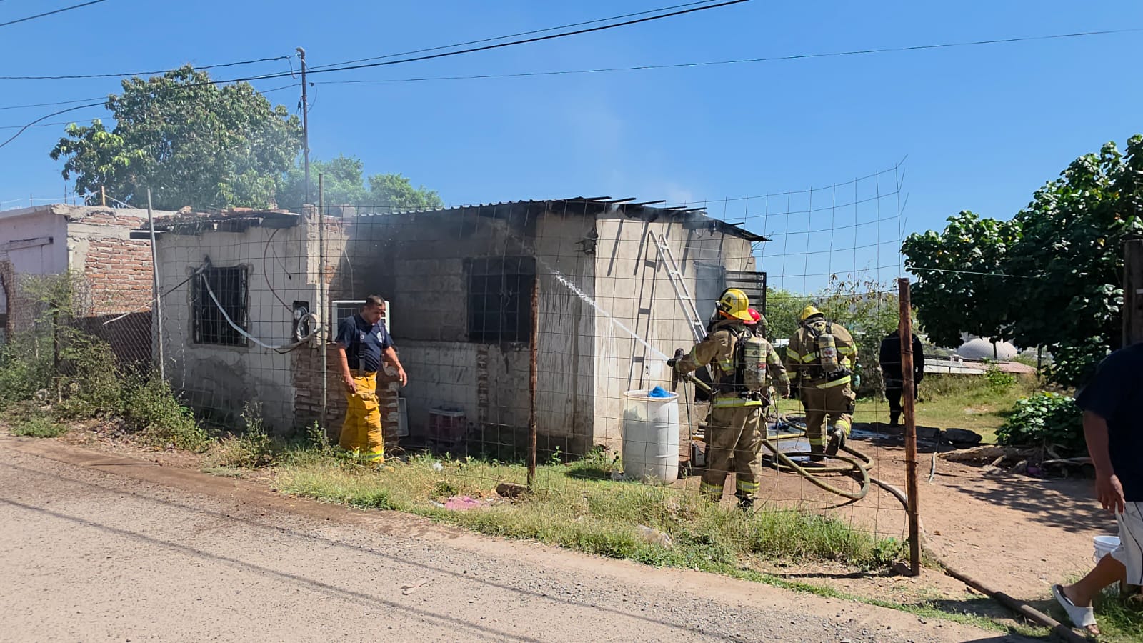 Se incendia vivienda en la colonia Montelolita