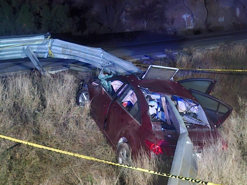 ¡En impresionante choque! Muere conductor de automóvil 11 368