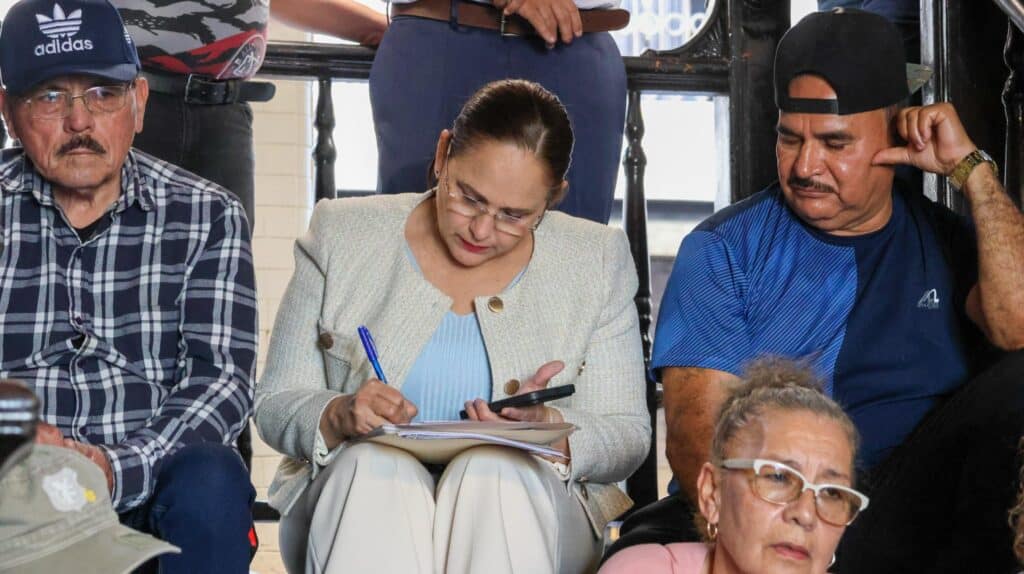 Atiende alcaldesa Karla Córdova a Jubilados y Pensionados 2 424