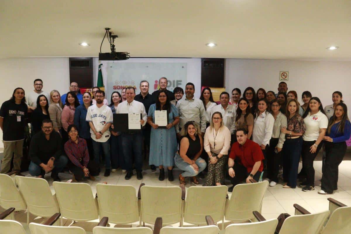 Gobierno de Sonora impulsa delfinoterapias para niñas y niños con discapacidad mediante convenio