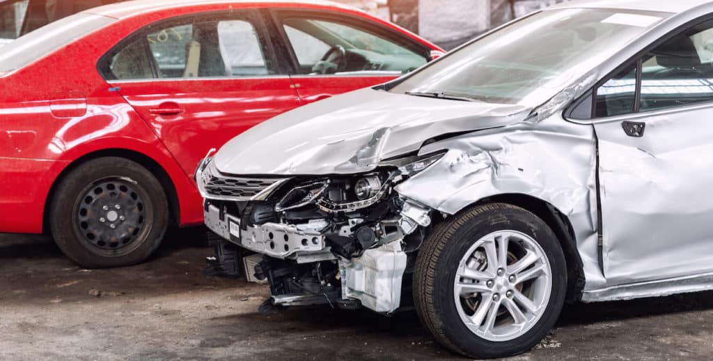 617867d1222a0554294275bd Reparacion de Autos chocados v001 1024x518 2