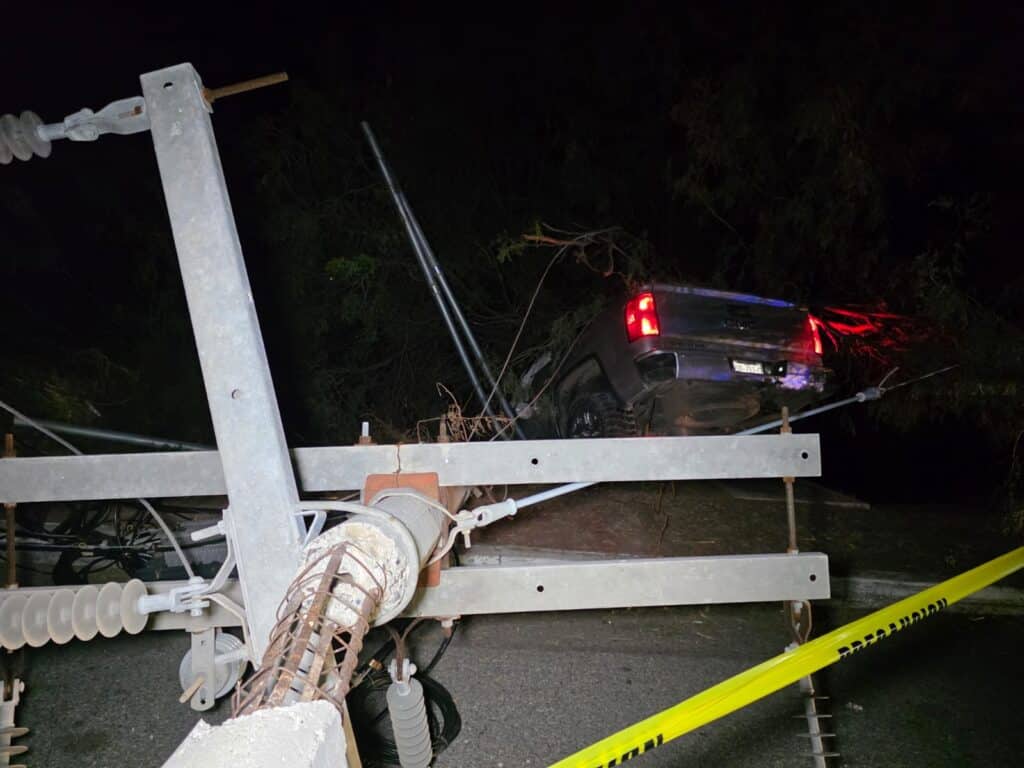 Derriba pick up poste de CFE 6 71