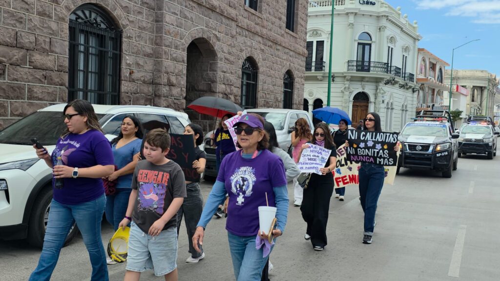 En Guaymas se conmemora con marcha el 8M 6 84
