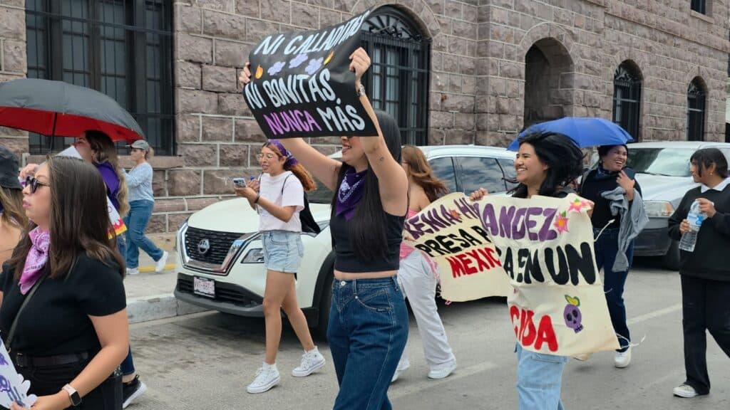 En Guaymas se conmemora con marcha el 8M 7 85