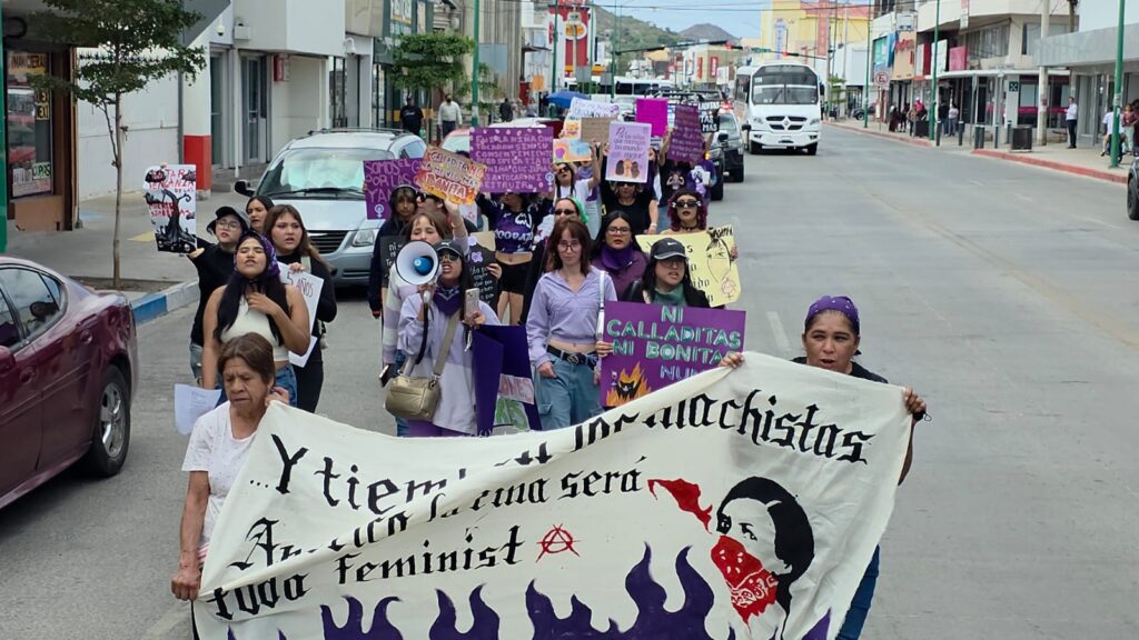 En Guaymas se conmemora con marcha el 8M 11 89