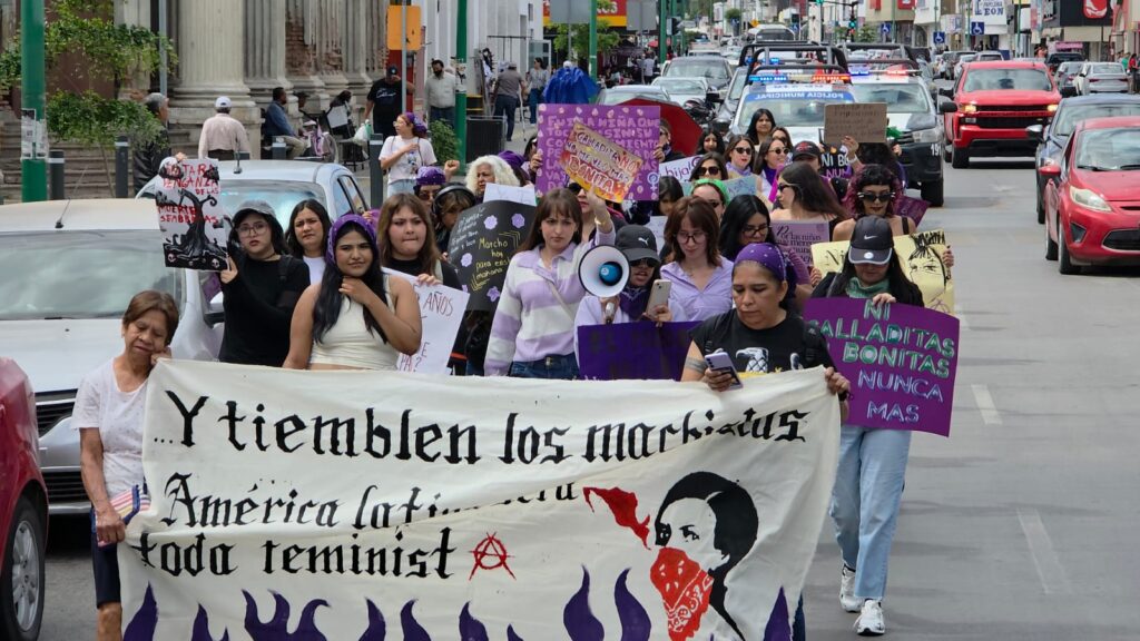 En Guaymas se conmemora con marcha el 8M 12 90